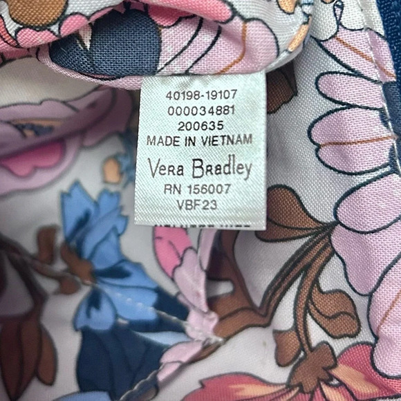 🩷”Vera Bradley”NWT Aloha Blooms Quilt Ultralight Bucket Crossbody Bag💙 - Picture 9 of 11